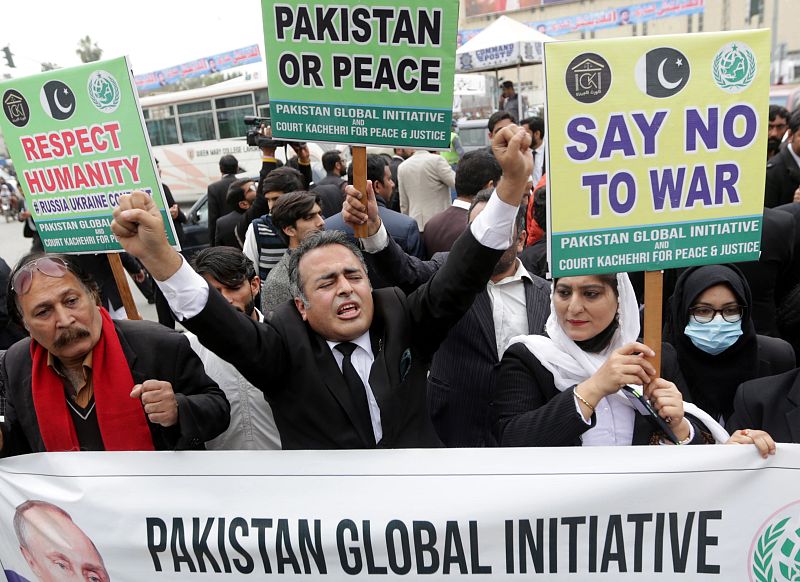 Manfestación en Lahore, Pakistán, para pedir el fin de la guerra en Ucrania