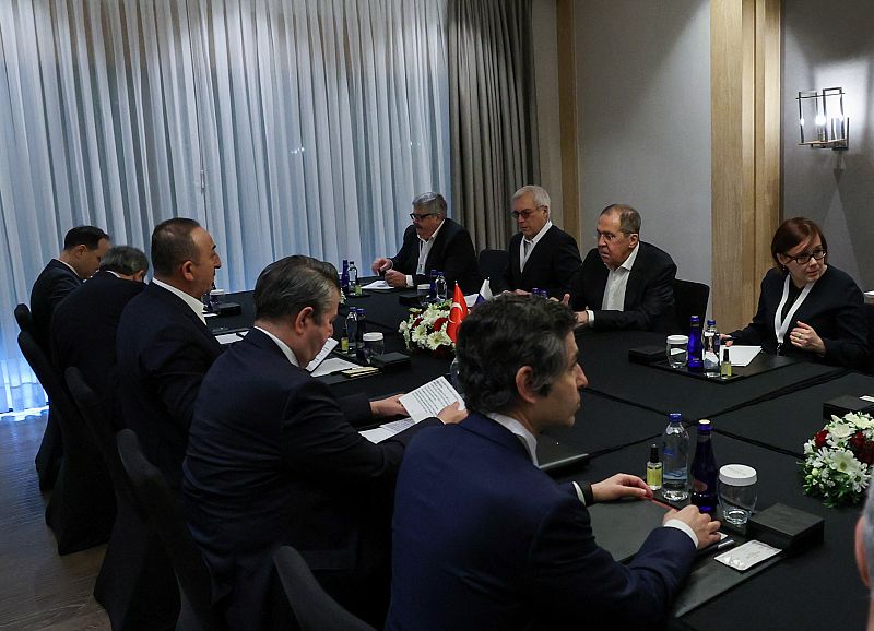 Los ministros de Exteriores de Rusia y Turquía se reúnen en Antalya
