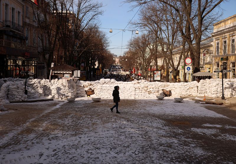 Una barricada en una calle del centro de Odesa