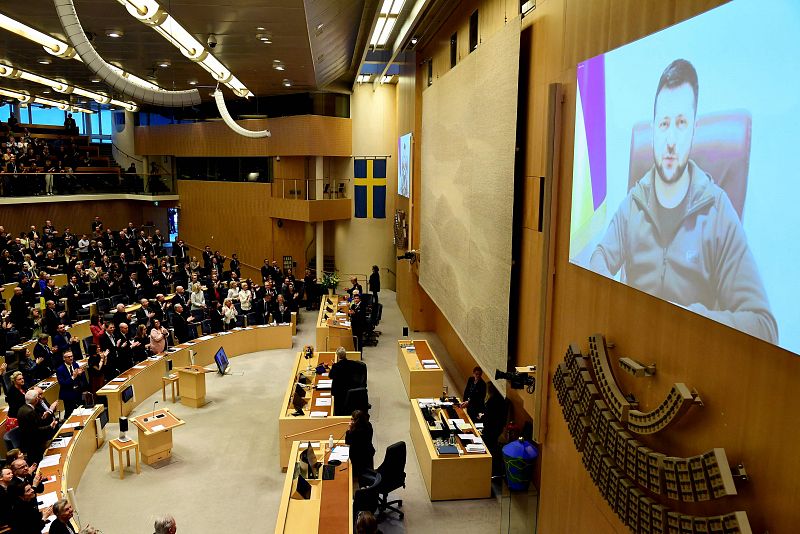 El presidente ucraniano Volodimir Zelenski se dirige al parlamento de Suecia en Estocolmo este jueves 24 de marzo.