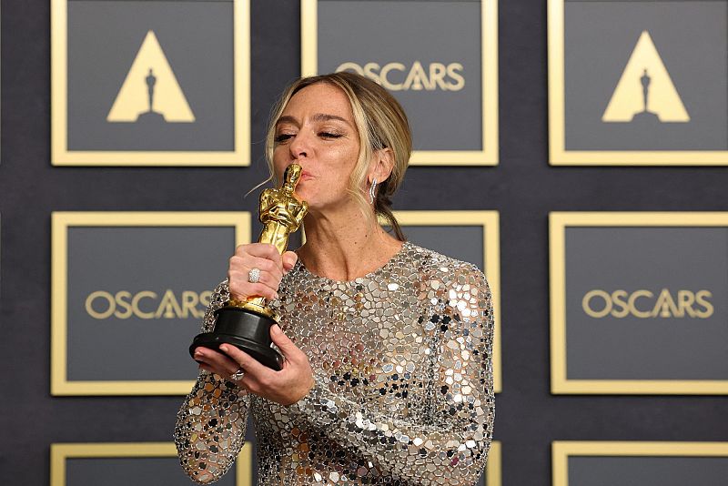 La escritora estadounidense Sian Heder gana el Oscar al mejor guion adaptado por "CODA"