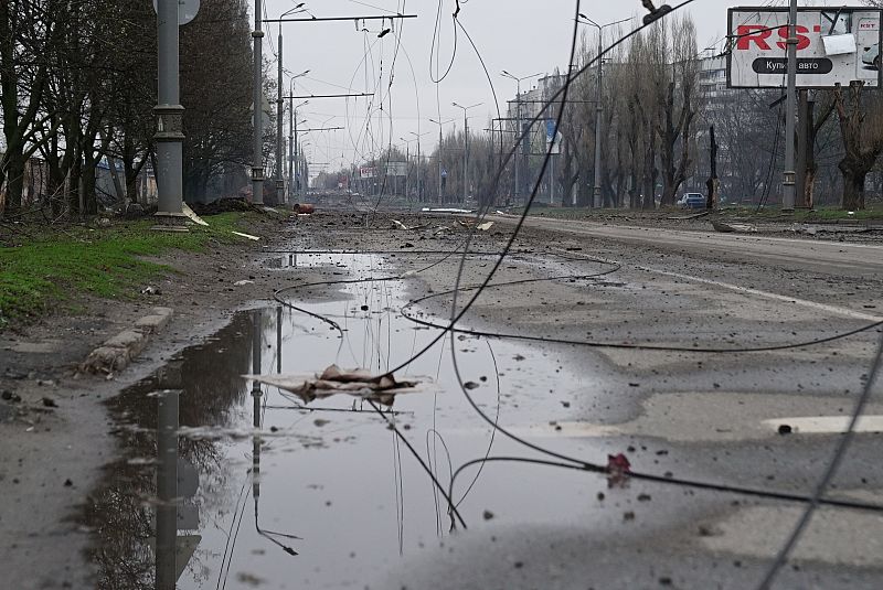 Rusia sigue acumulando y reagrupando tropas en la región de Járkov con intención de reforzar el frente de Izyum.