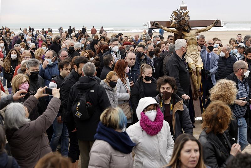 El barrio marítimo de Valencia celebra el Viernes Santo