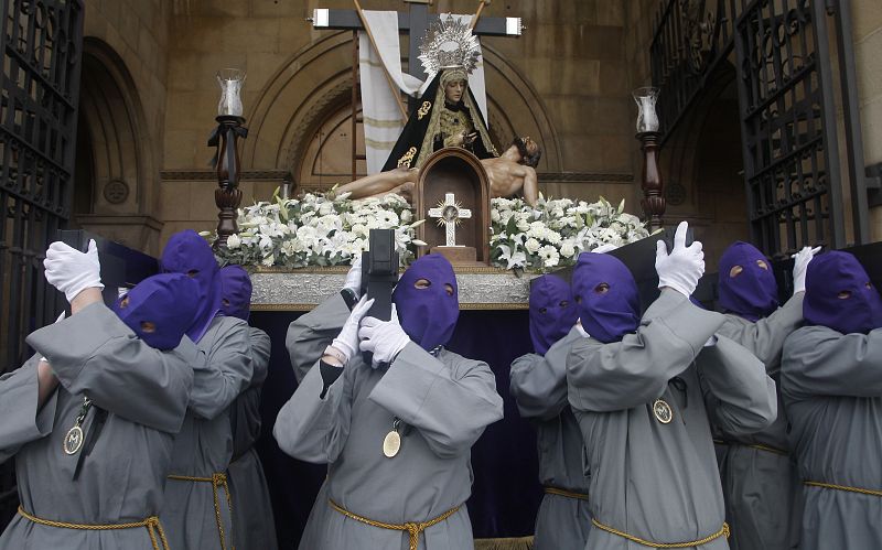 Procesión del Santo Entierro de Cristo en Gijón