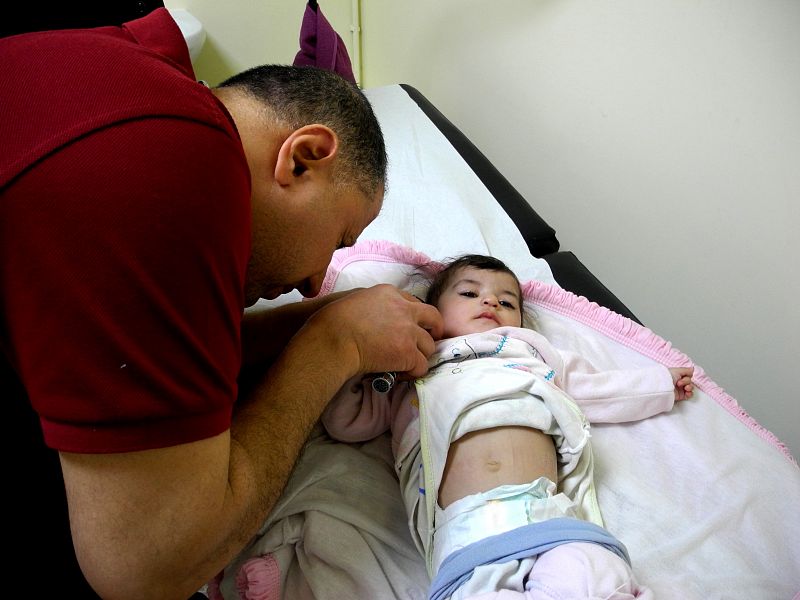 MSF atiende a niños de Wadi Khaled