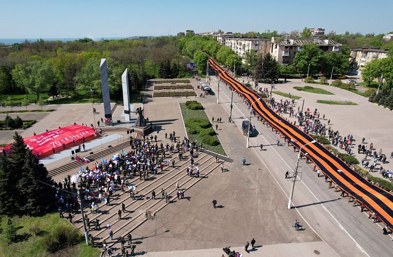 La ocupada Mariúpol conmemora la victoria sobre la Alemania Nazi