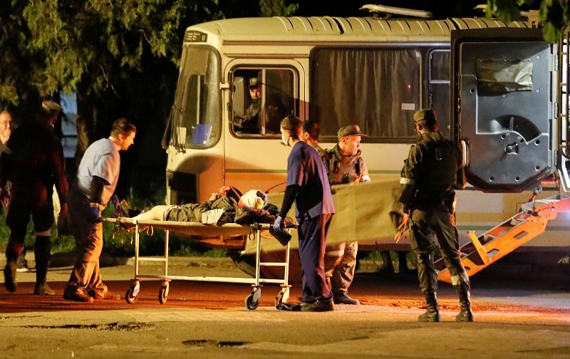 Operación para evacuar a los últimos soldados que siguen en Azovstal