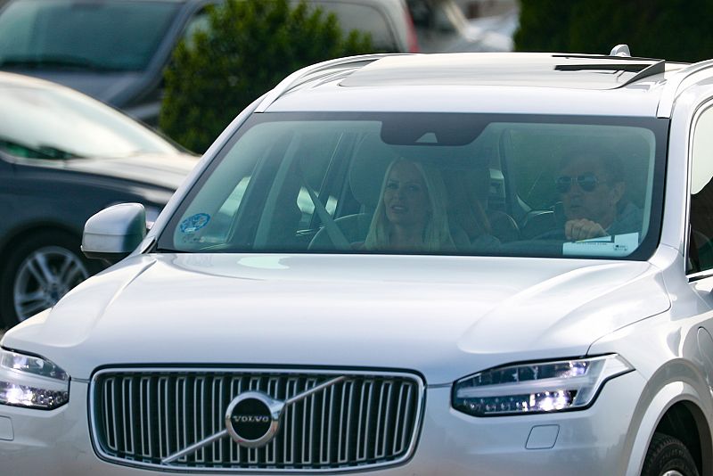 El coche que lleva a Juan Carlos I a Sanxenxo