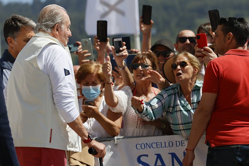 Recibimiento al rey emérito en el Club Náutico de Sanxenxo