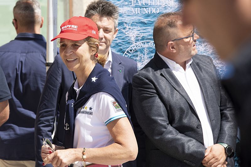 La infanta Elena llega a la localidad pontevedresa de Sanxenxo