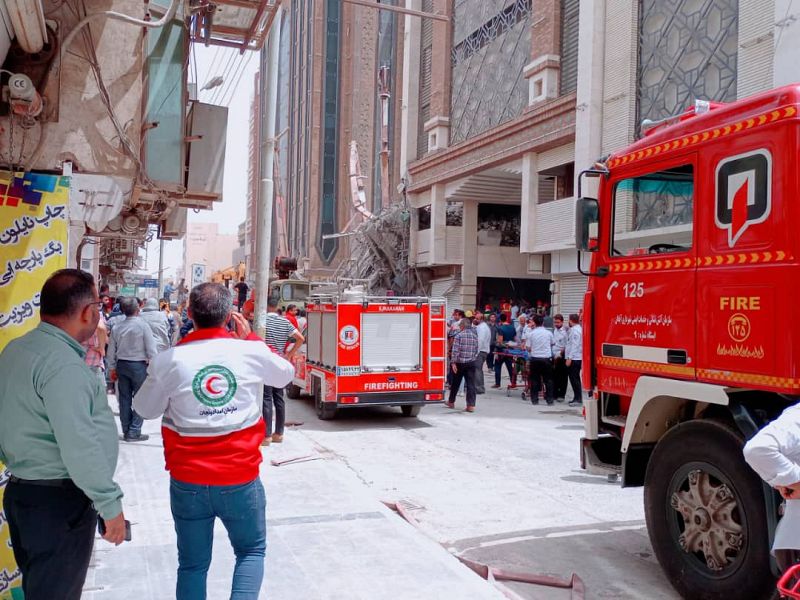 Equipos de emergencia de otras ciudades colaboran en las labores de rescate