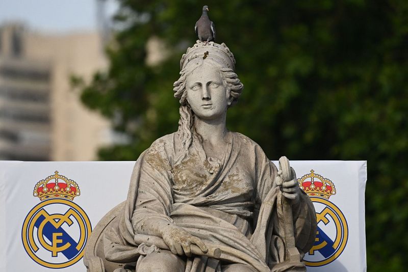 Imagen de La Cibeles engalanada para recibir la Decimocuarta Copa de Europa por parte de la plantilla del Real Madrid.