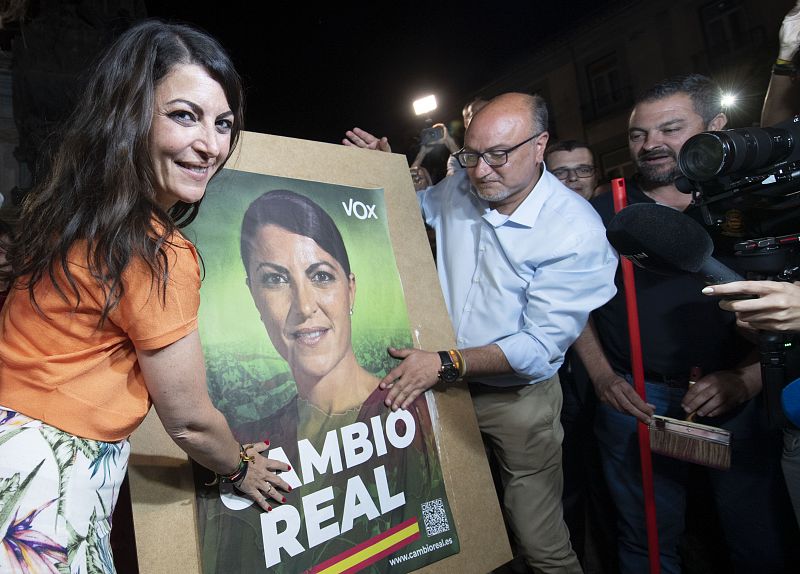 Macarena Olona empieza la campaña en Granada