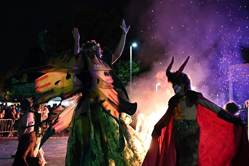 Celebración de la Noche de San Juan en la localidad madrileña de Alcalá de Henares.