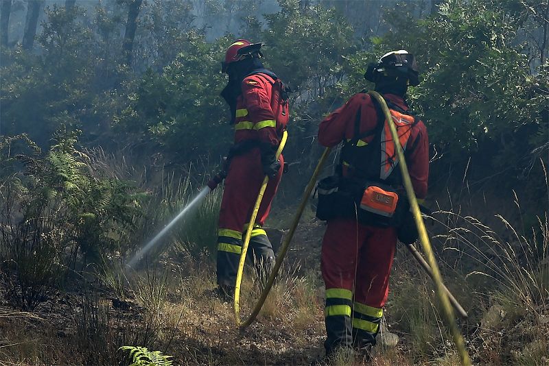 El fuego continúa devorando hectáreas en Extremadura 