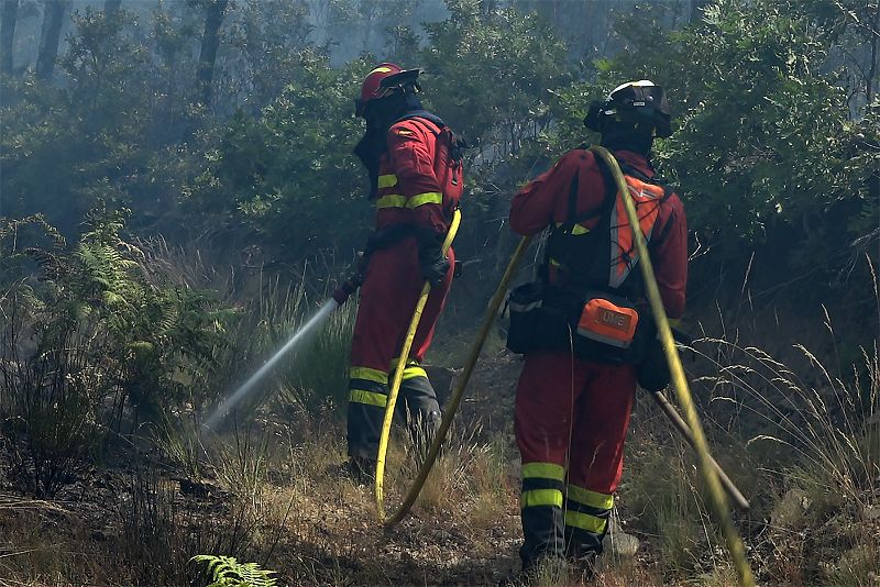 El fuego continúa devorando hectáreas en Extremadura