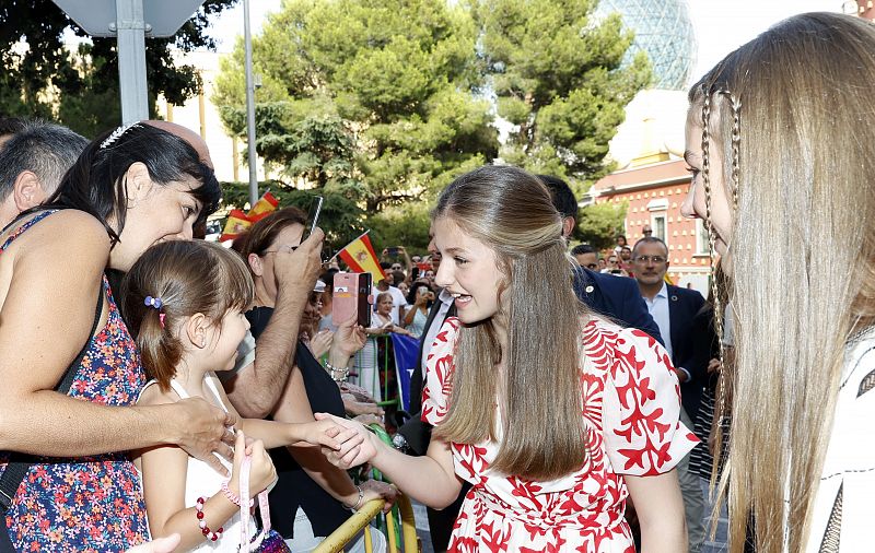 La princesa de Asturias y la infanta Sofía, en Figueres, Girona