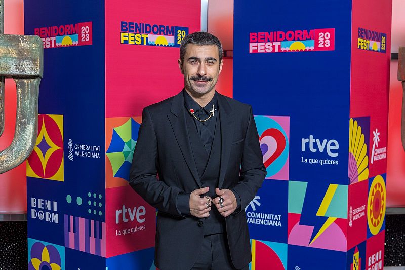 Rayden en la alfombra naranja del Benidorm Fest