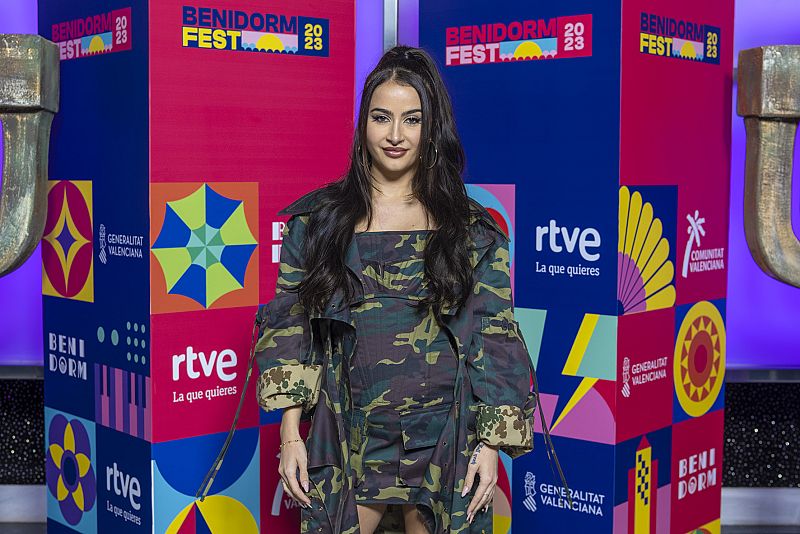 Fusa Nocta en la alfombra naranja del Benidorm Fest