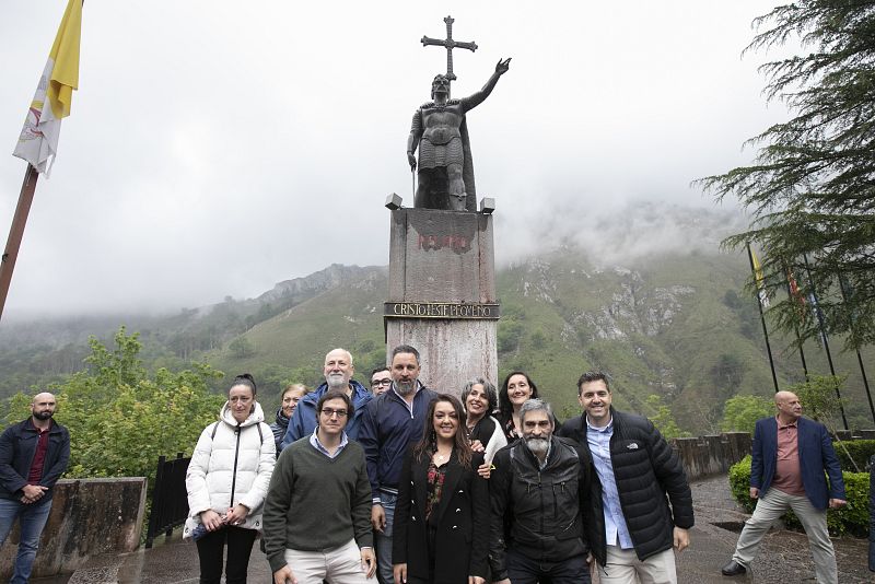 Abascal visita el Santuario de Covadonga en Asturias