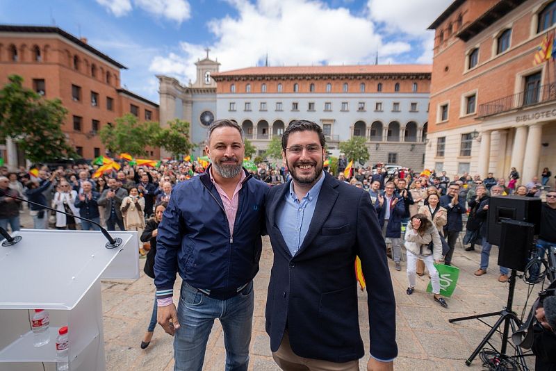 Abascal apoya al candidato de Vox en Aragón, Alejandro Nolasco