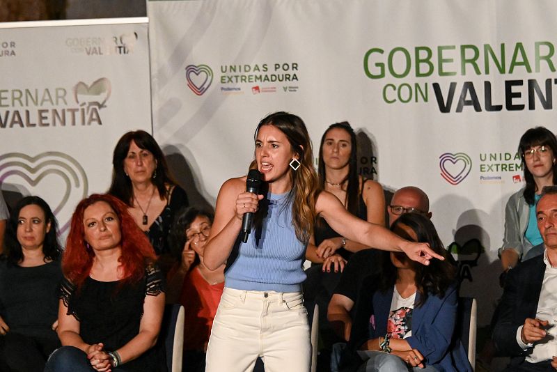 Irene Montero participa en un acto de campaña en Badajoz