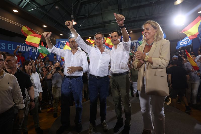 Feijóo, con Juanma Moreno en un acto en Cádiz