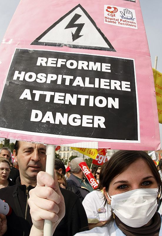 Enfermeras se manifiestan en Niza