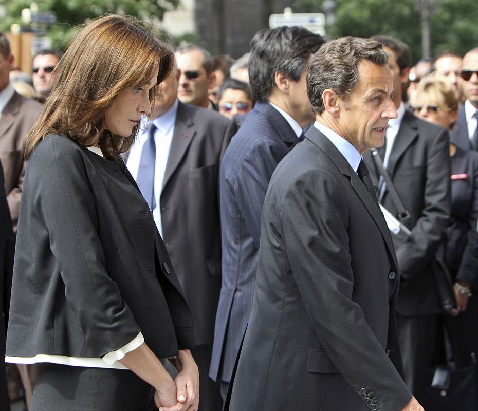 France's President Sarkozy arrives at the Notre-Dame Cathedral in Paris for an ecumenical church service for relatives and families of the passengers of Air France crash