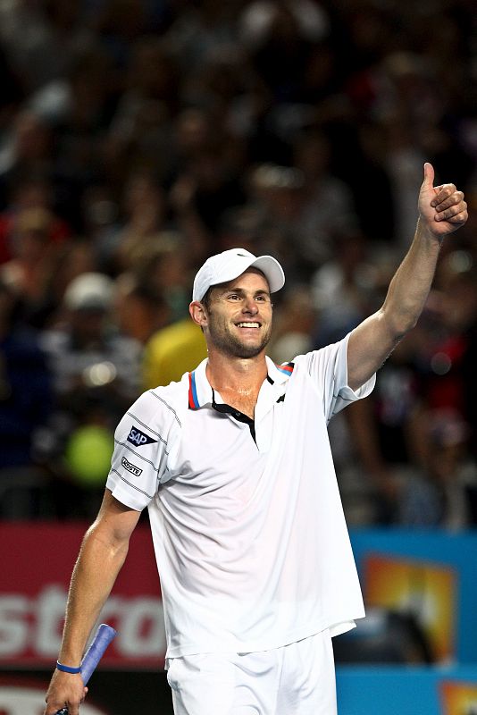 El tenista estadounidense Andy Roddick celebra su victoria ante el holandés Thiemo De Bakker.