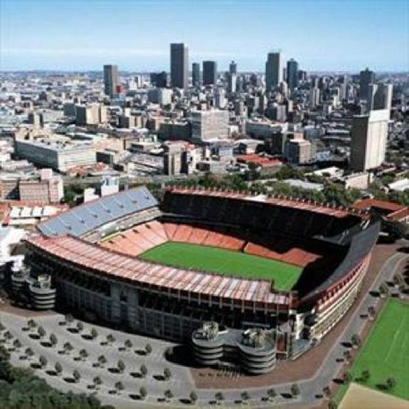Es la 'casa' del equipo más popular de Sudáfrica, el Orlando Pirates, y cuenta con una capacidad para 62.000 espectadores.