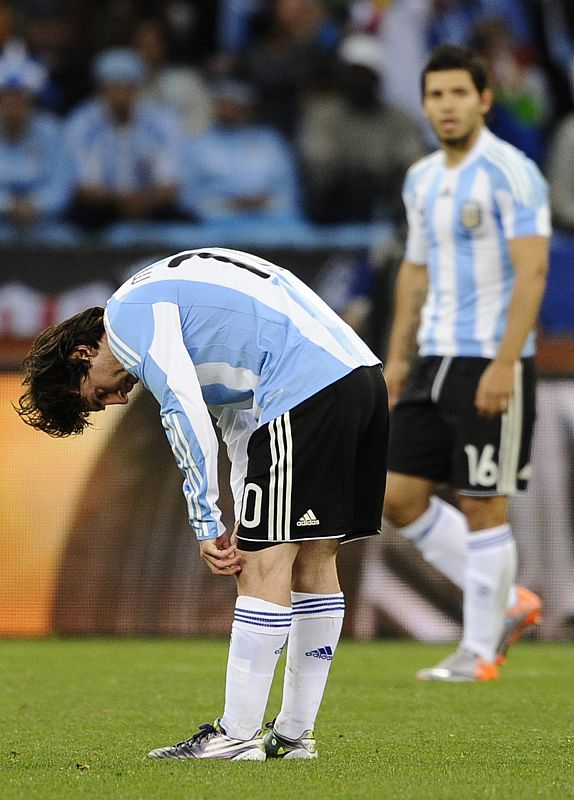 Messi y Agüero, durante el choque en el que Argentina fue goleada