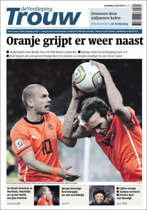 El diario holandés Trouw lamenta la derrota de la selección holandesa en la tercera final que disputa la 'Naranja Mecánica'
