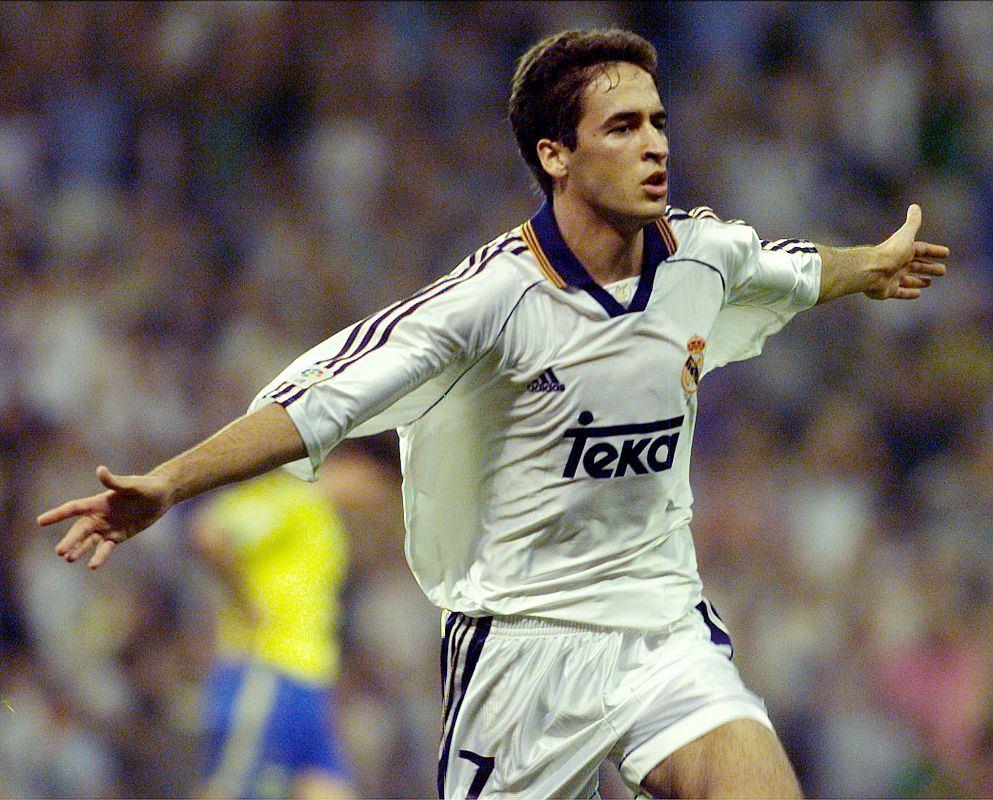 Raúl celebra su gol contra el Villareal