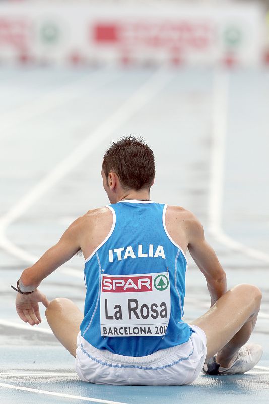 El atleta italiano Stéfano La Rosa tras la segunda serie de los 5000.