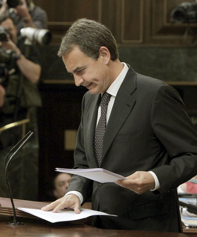 Zapatero: "Nuestra economía tiene desequilibrios asociados al excesivo peso de la construcción y al endeudamiento de las familias"