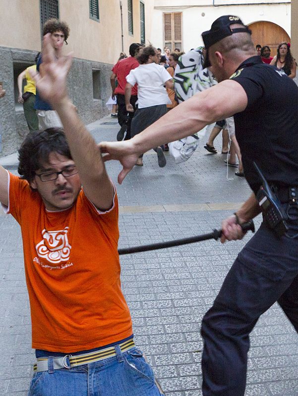 Los 'indignados' han recorrido varias calles del centro sin autorización