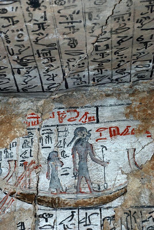 Graffitis hayados en la tumba de Hery