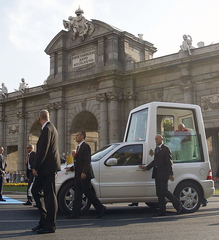 El papa llega a la puerta de Alcalá