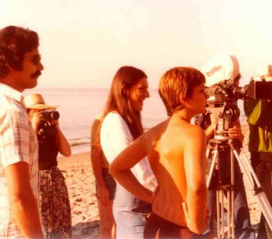 Verano azul: Bea y Quique durante un rodaje en la playa