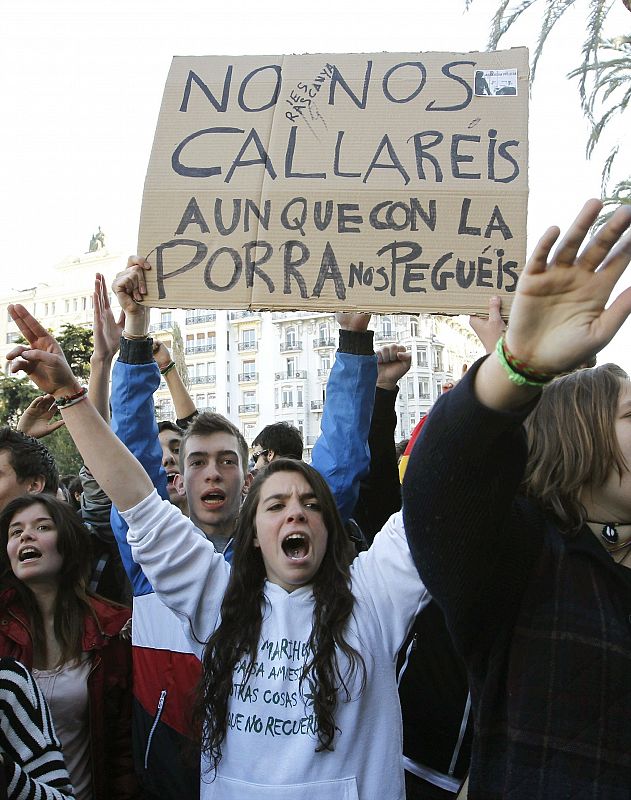 CONCENTRACIÓN POR LOS INCIDENTES EN EL INSTITUTO LLUIS VIVES DE VALENCIA