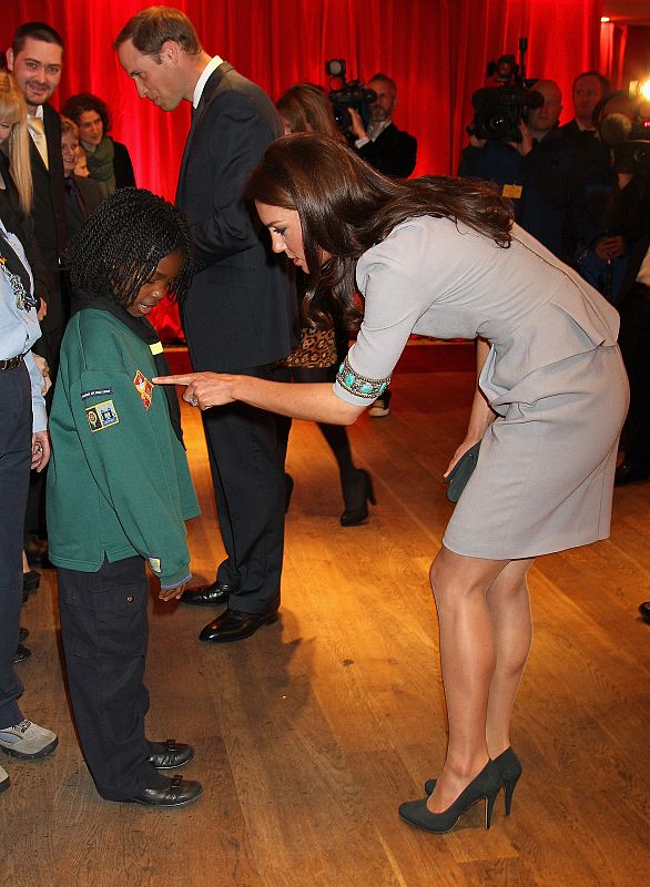 Gente y Tendencias - Kate Middleton con un niño en African Cats