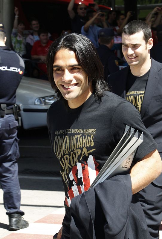 Falcao, a la llegada al aeropuerto de Madrid