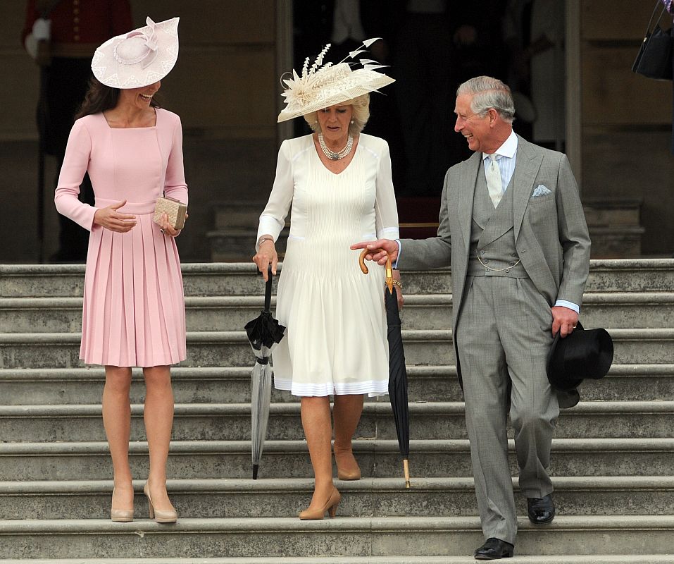 Kate Middleton lleva varias semanas acudiendo sin su marido, el Príncipe Guillermo, a actos oficiales. La hemos visto con su suegro, el Príncipe Carlos y su mujer Camila en el último acto del Jubileo de Diamante de la reina Isabel II