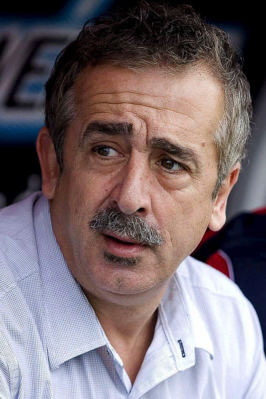 El entrenador cántabro Manuel Preciado ha fallecido por un infarto a los 54 años en Valencia.