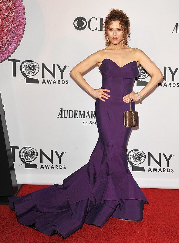 La actriz de Broadway Bernadette Peters, muy elegante con este diseño de Donna Karan.