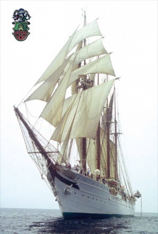 El "Juan Sebastián Elcano", en alta mar
