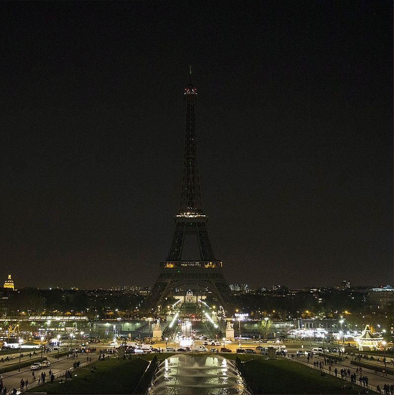 Earth Hour in Paris