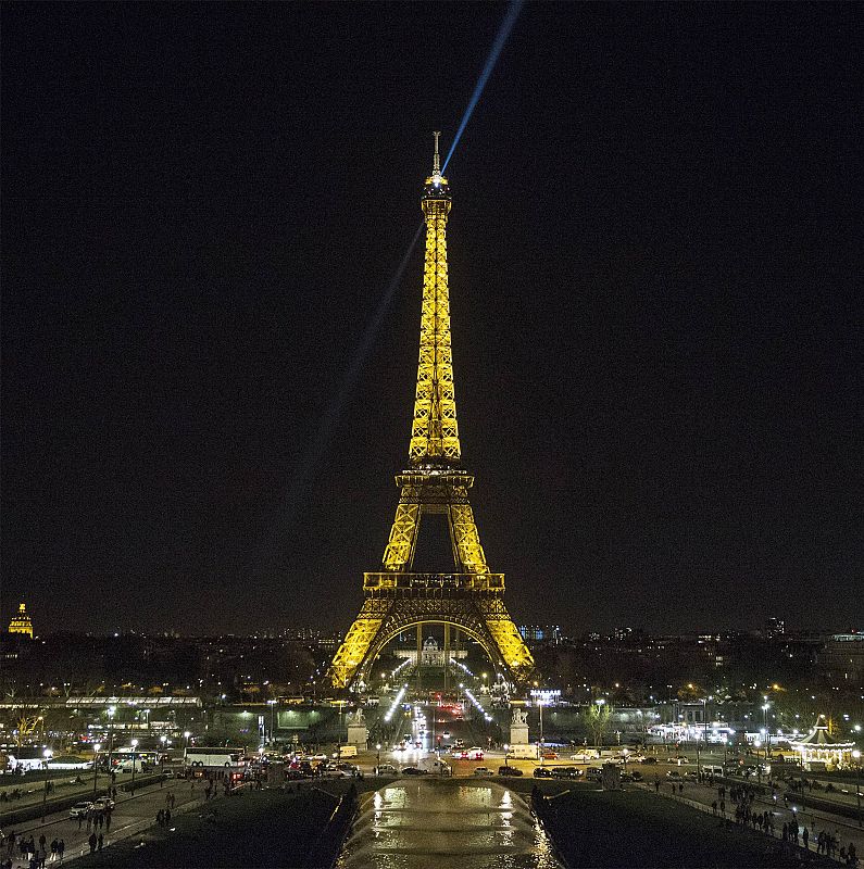 Earth Hour in Paris