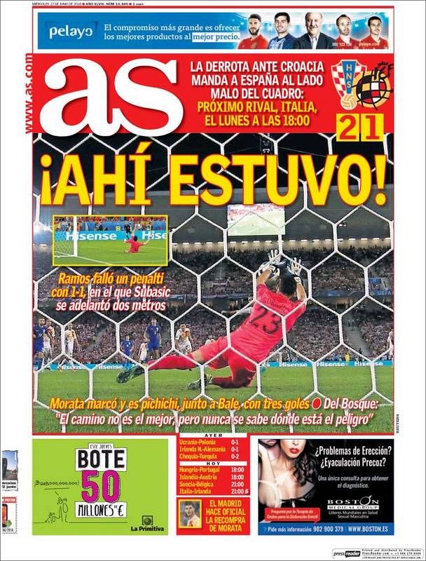 "¡Ahí estuvo!", titula As, haciendo referencia al penalti fallado por Sergio Ramos, que hubiera cambiado el signo del partido contra Croacia.